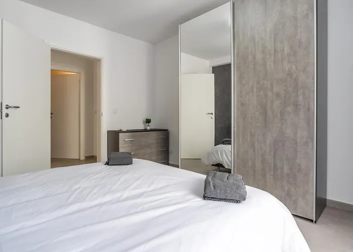 Restful Retreat Modern & Large Spaces Apartment *