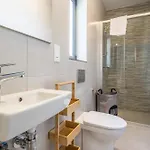Restful Retreat Modern & Large Spaces דירה מסידה