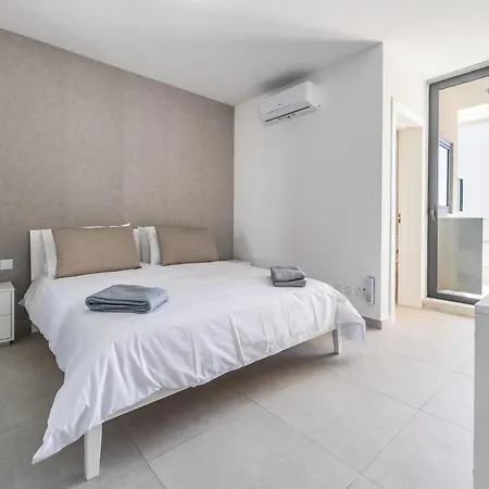 Apartamento Restful Retreat Modern & Large Spaces