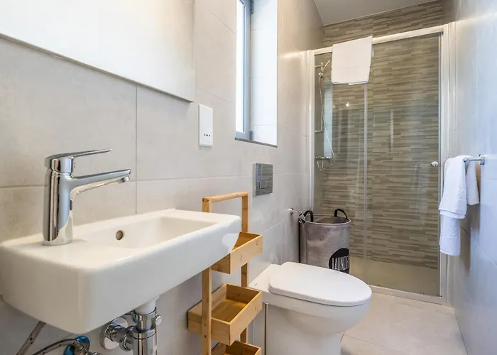 Restful Retreat Modern & Large Spaces דירה מסידה