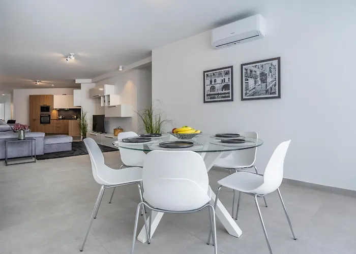 דירה Restful Retreat Modern & Large Spaces