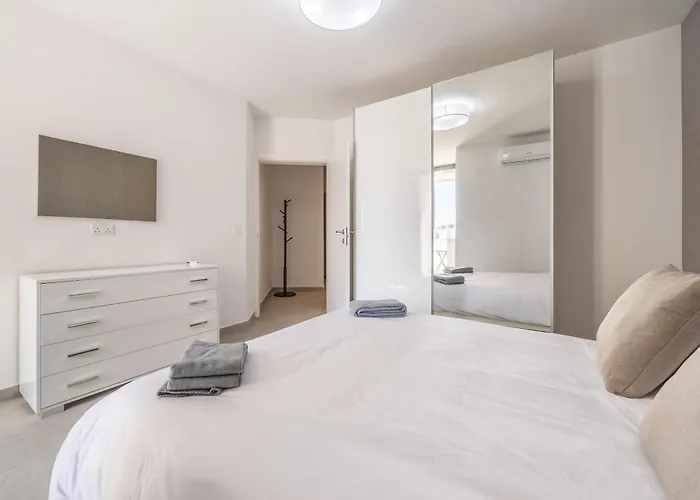 Restful Retreat Modern & Large Spaces * מסידה